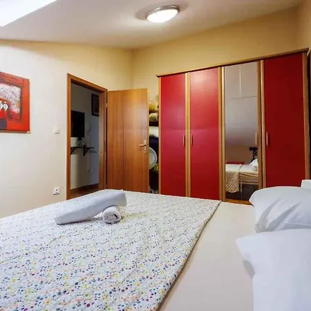 Apartment In Crikvenica 42450 *